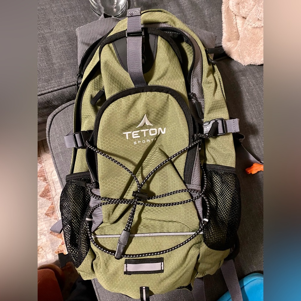 Teton Sport 18L Day Hiking Pack